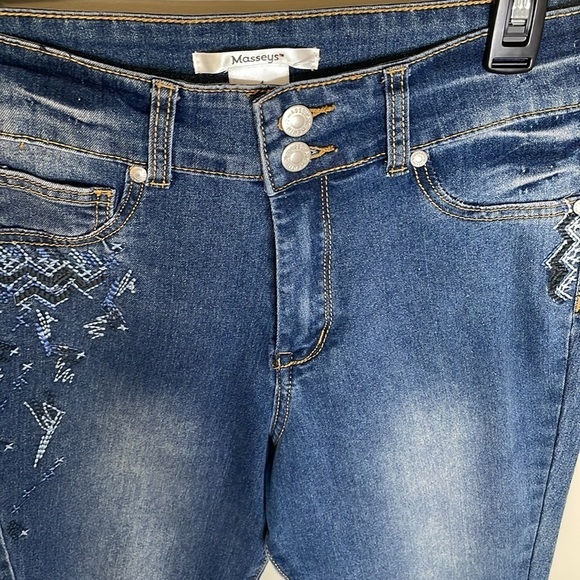 MASSEY’S Women’s  Size 4 Denim Embroidered Stretch Skinny Jeans Y2k Retro Bling - Picture 3 of 11